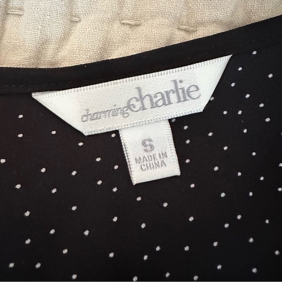 Black and White Polkadot Long Sleeve Flowy Blouse Size Small - Picture 6 of 8